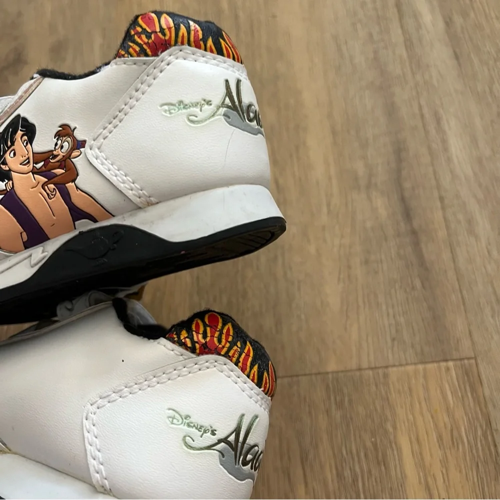 90s Vintage Aladdin  White Sneakers Toddler size 9 - Picture 3 of 6